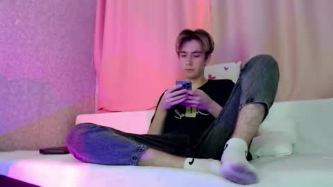 Snapshot of harvey_foster chatting on 11-26-25, 11:11 harvey_foster online show from 11-26-25, 11:11