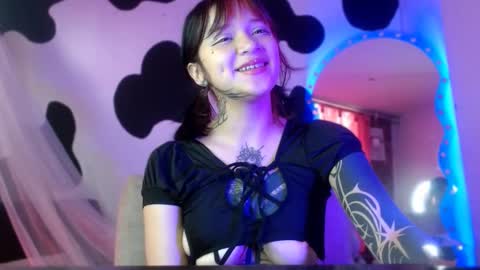 Snapshot of harypeath_ chatting on 10-25-25, 09:09 Im Emily and I could be the love of your life online show from 10-25-25, 09:09