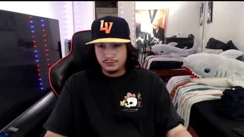 Snapshot of hashg0d chatting on 12-17-25, 12:38 hashg0d online show from 12-17-25, 12:38