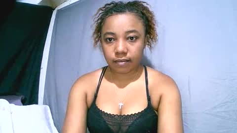 Snapshot of hasimina09 chatting on 10-31-25, 09:32 hasimina09 online show from 10-31-25, 09:32