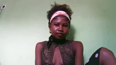 Snapshot of hasleyinah chatting on 03-03-26, 08:42 hasleyinah online show from 03-03-26, 08:42