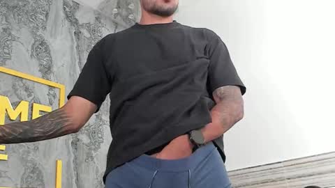 Snapshot of hassan_golddick chatting on 03-01-26, 07:49 HASSAN online show from 03-01-26, 07:49