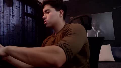 Snapshot of hat_guy01 chatting on 02-11-26, 09:53 hat_guy01 online show from 02-11-26, 09:53