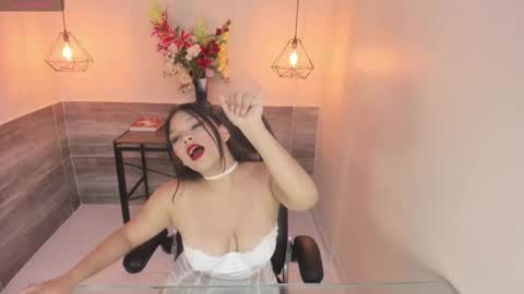 Snapshot of hatsajones chatting on 11-23-25, 04:01 hatsajones online show from 11-23-25, 04:01