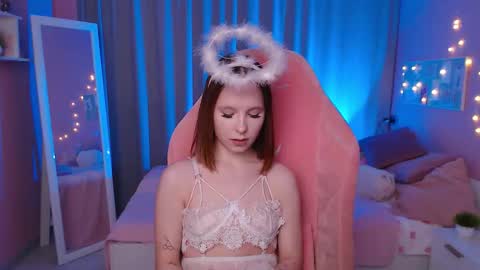 Mia online show from 02-19-26, 07:59