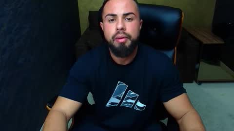 Snapshot of hayeswood chatting on 10-23-25, 04:23 HayesWood online show from 10-23-25, 04:23