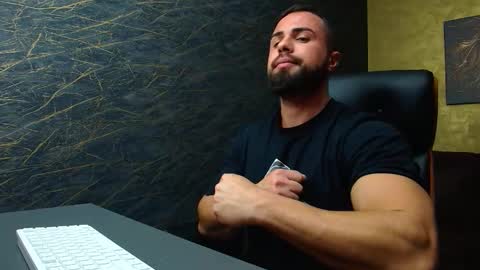 Snapshot of hayeswood chatting on 11-13-25, 06:01 HayesWood online show from 11-13-25, 06:01