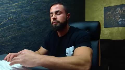 Snapshot of hayeswood chatting on 11-15-25, 06:00 HayesWood online show from 11-15-25, 06:00