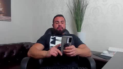 Snapshot of hayeswood chatting on 11-21-25, 05:50 HayesWood online show from 11-21-25, 05:50