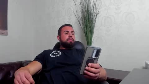 Snapshot of hayeswood chatting on 11-22-25, 06:12 HayesWood online show from 11-22-25, 06:12