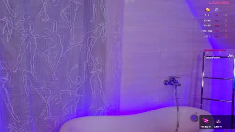 Snapshot of haylefirehot chatting on 12-08-24, 01:56 Hayle online show from 12-08-24, 01:56