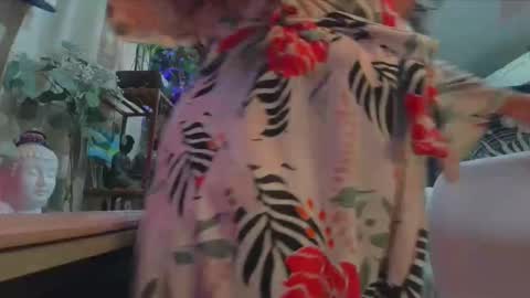 Hazel online show from 10-18-25, 12:39