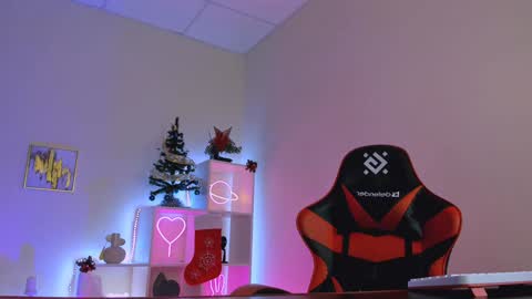 Hazel online show from 12-25-24, 07:24