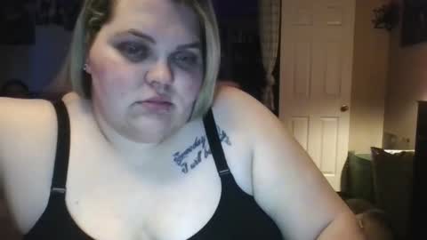 Snapshot of hazeleyez97 chatting on 09-09-25, 05:01 Hazeleyez97 online show from 09-09-25, 05:01