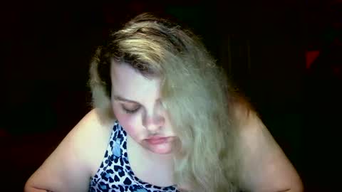 Snapshot of hazeleyez97 chatting on 09-29-25, 06:18 Hazeleyez97 online show from 09-29-25, 06:18