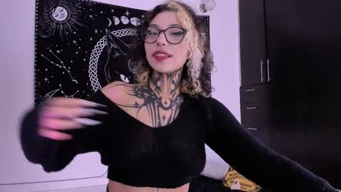 Snapshot of hazellwitch chatting on 03-06-25, 01:14 Hazell Witch online show from 03-06-25, 01:14