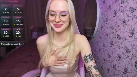 Snapshot of healing__girl chatting on 12-18-24, 08:53 Valeria online show from 12-18-24, 08:53