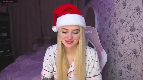 Snapshot of healing__girl chatting on 12-28-24, 10:47 Valeria online show from 12-28-24, 10:47