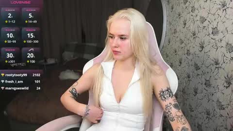 Snapshot of healing__girl chatting on 01-12-25, 12:44 Valeria online show from 01-12-25, 12:44