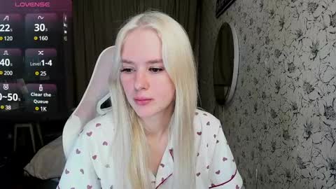 Snapshot of healing__girl chatting on 01-26-25, 07:53 Valeria online show from 01-26-25, 07:53