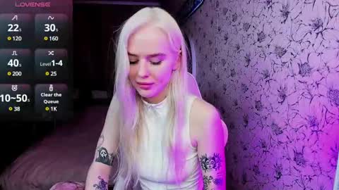 Snapshot of healing__girl chatting on 02-15-25, 01:16 Valeria online show from 02-15-25, 01:16