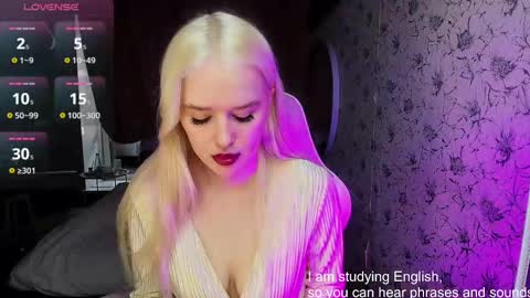 Snapshot of healing__girl chatting on 02-19-25, 09:06 Valeria online show from 02-19-25, 09:06
