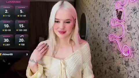 Snapshot of healing__girl chatting on 03-09-25, 01:26 Valeria online show from 03-09-25, 01:26