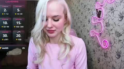 Snapshot of healing__girl chatting on 03-10-25, 03:41 Valeria online show from 03-10-25, 03:41
