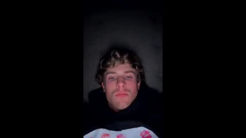 Snapshot of healthiest_cock chatting on 10-31-25, 07:42 healthiest_cock online show from 10-31-25, 07:42