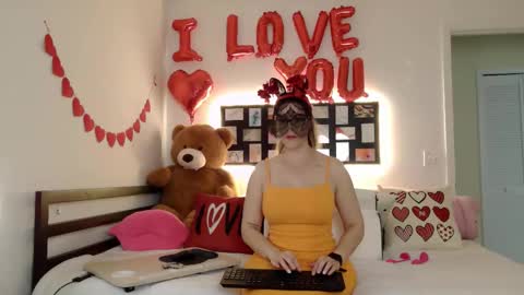 hebelongs2her online show from 02-07-26, 03:16