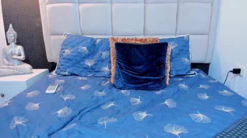 Keira Hecate online show from 12-23-24, 09:18