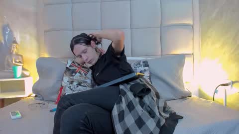 Keira Hecate online show from 10-31-25, 08:10