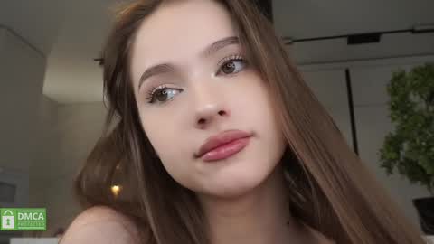 Snapshot of hecola chatting on 01-22-25, 02:14 Nika next stream 200pm GMT online show from 01-22-25, 02:14