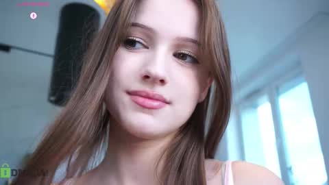 Snapshot of hecola chatting on 09-27-25, 10:42 Nika next stream 200pm GMT online show from 09-27-25, 10:42