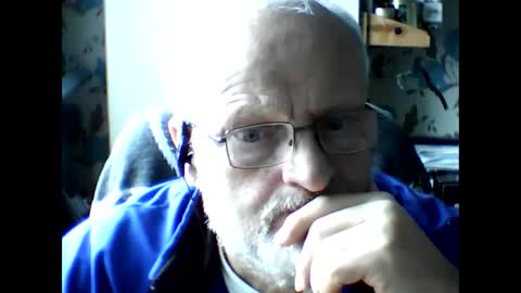 Snapshot of hedgehog61 chatting on 10-11-25, 12:58 hedgehog61 online show from 10-11-25, 12:58