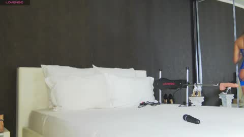 Helen online show from 11-08-25, 07:19