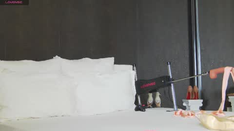 Helen online show from 11-25-25, 02:00