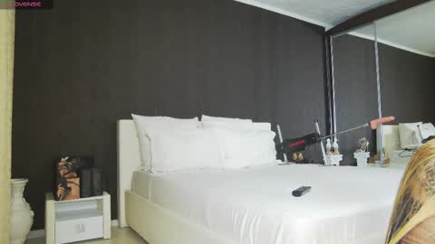 Helen online show from 02-15-26, 11:08