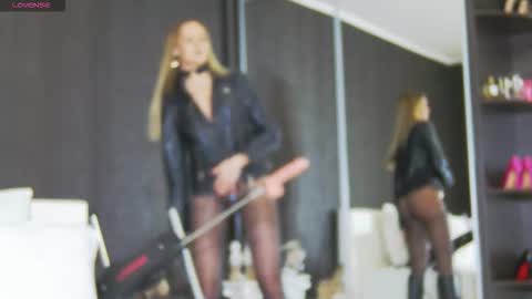 Helen online show from 02-20-26, 06:19