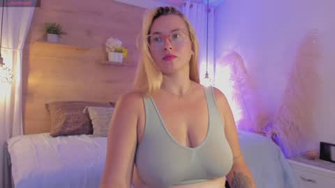 ANTARA REY online show from 12-31-24, 05:18