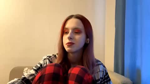 Snapshot of heikesantrmire chatting on 10-27-25, 08:18 Alice online show from 10-27-25, 08:18