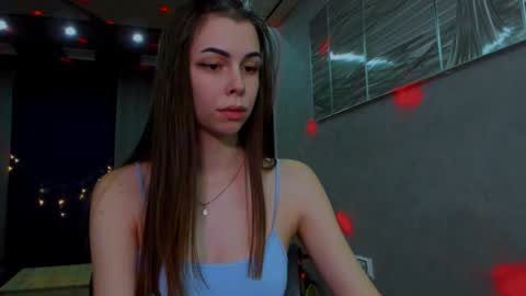 Snapshot of heileymeow chatting on 12-24-24, 06:17 Heiley online show from 12-24-24, 06:17