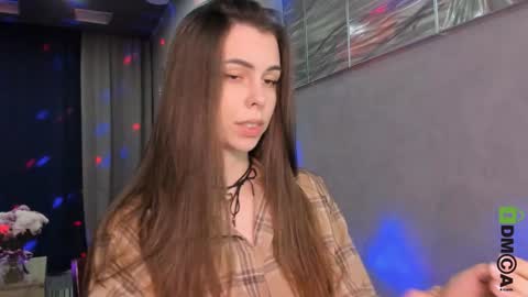 Snapshot of heileymeow chatting on 02-05-25, 08:25 Heiley online show from 02-05-25, 08:25