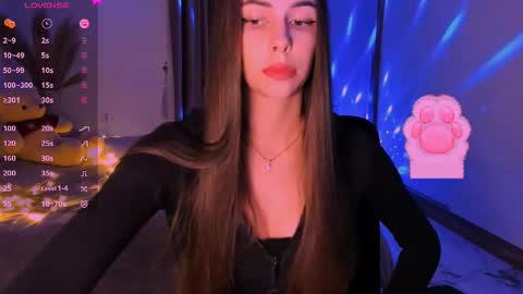 Snapshot of heileymeow chatting on 09-16-25, 08:21 Heiley online show from 09-16-25, 08:21