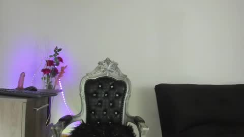 Hela   Independent model online show from 02-13-25, 03:39
