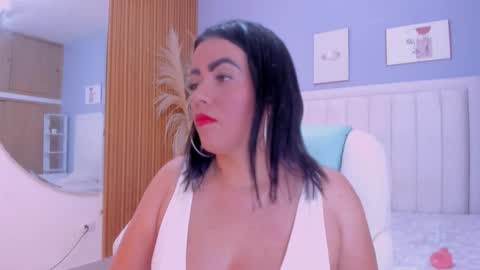 Snapshot of helen_jonesx chatting on 02-11-26, 12:10 helen online show from 02-11-26, 12:10