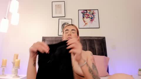 Helen  online show from 03-12-25, 01:40