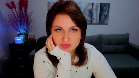 Snapshot of helen_rossi chatting on 11-13-25, 06:45 Helen online show from 11-13-25, 06:45