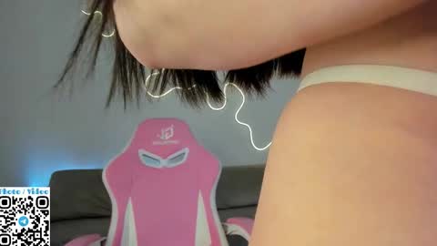 helen_spark online show from 11-17-25, 01:44