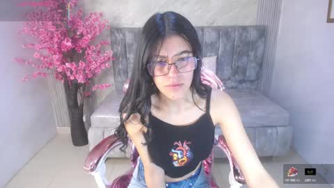 helena1_s online show from 09-22-25, 08:11